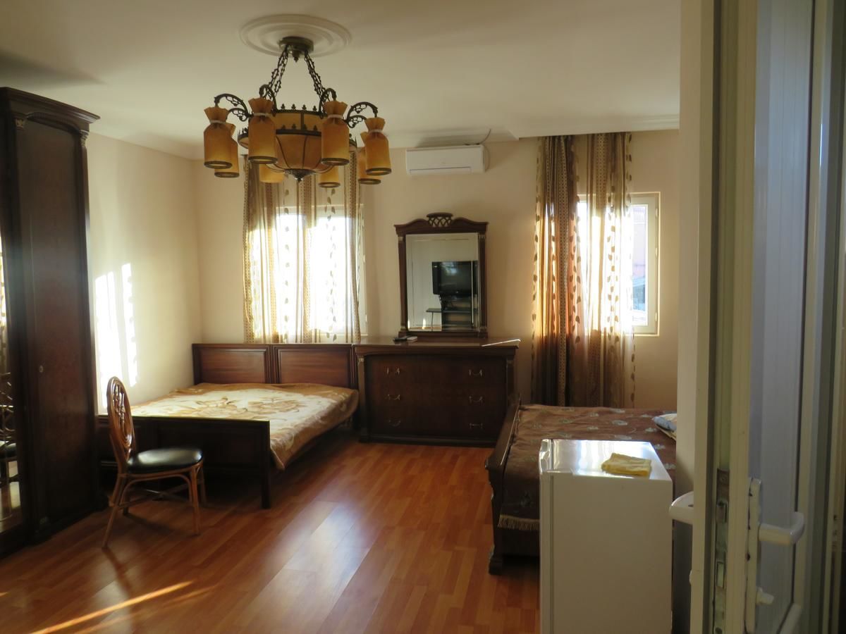 Курортные отели Mini Hotel on Guramishvili 22 Кобулети-4